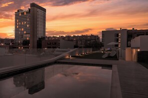 Outdoor pool - BLAU Student Housing & Language Academy (Barcelona)