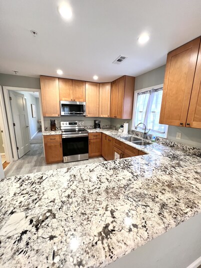 Downtown Beaufort Getaway - 0.3 mi walk to Bay Street!