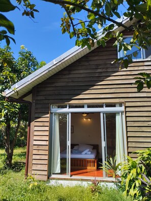 Deluxe Room, Non Smoking, Garden View | 1 bedroom, individually decorated, individually furnished, free WiFi