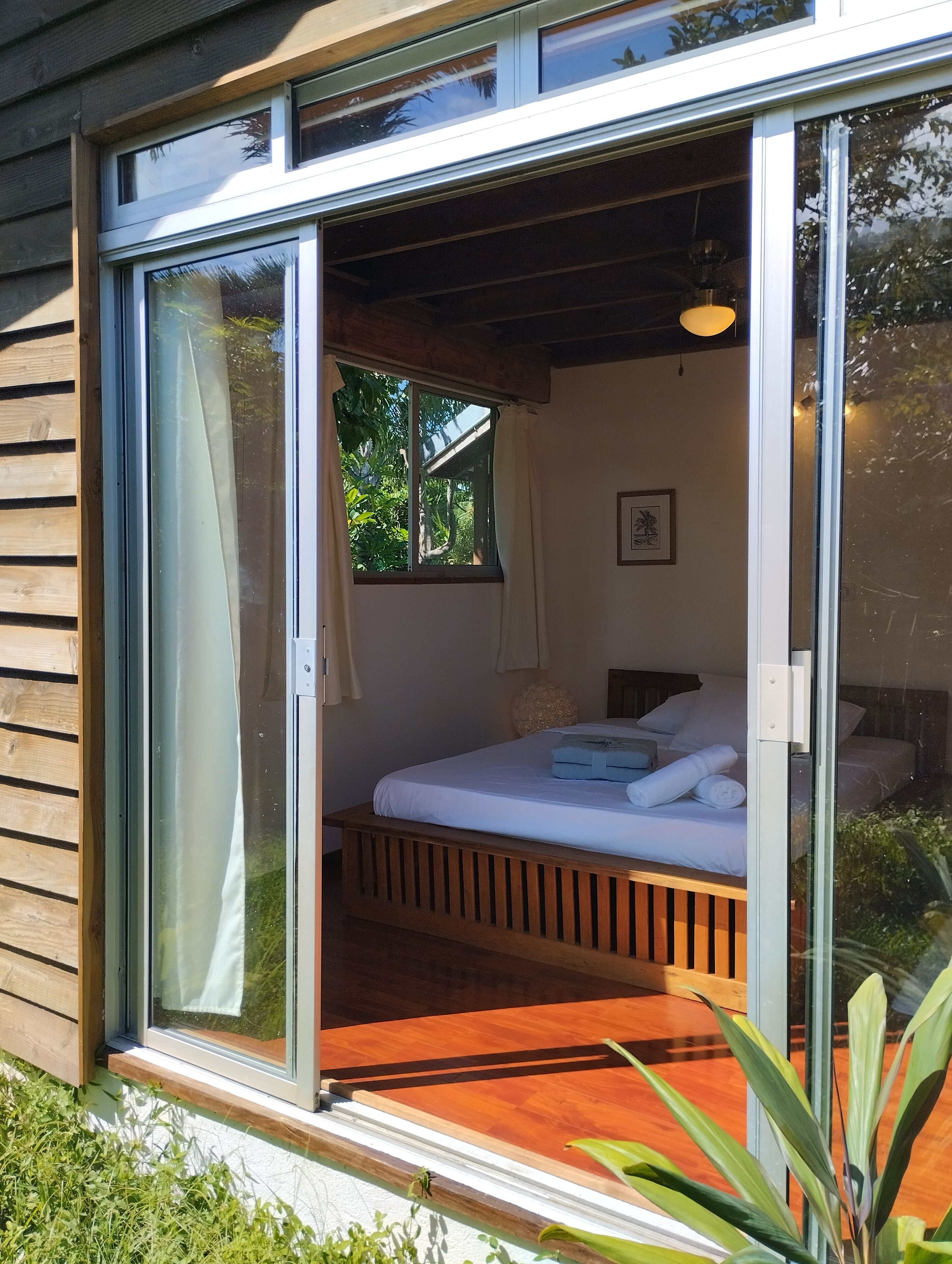 Deluxe Room, Non Smoking, Garden View | 1 bedroom, individually decorated, individually furnished, free WiFi