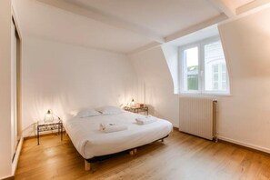 4 bedrooms, iron/ironing board, WiFi, bed sheets - Maison 200m de la Plage Plein Centre de Trouville (trouville sur mer)