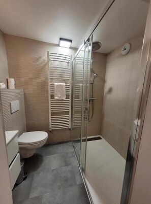 Free toiletries, hair dryer, towels, toilet paper - Maison 200m de la Plage Plein Centre de Trouville (trouville sur mer)