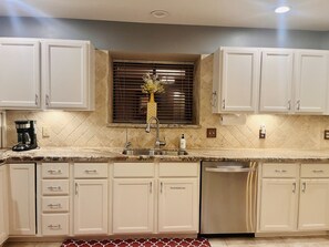 Fridge, microwave, oven, stovetop - New! Exquisite 5 star Home-Best Views-Hot tub-Firepit-Grill-In heart of Sedona (Sedona)