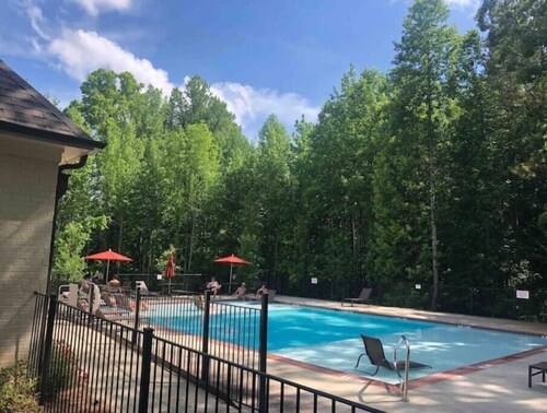 Perfect Game Weekend Condo. Convenient to Ole Miss Campus and Oxford Square.