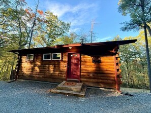Exterior - Second Wind Mountain Cabin (Stanardsville)