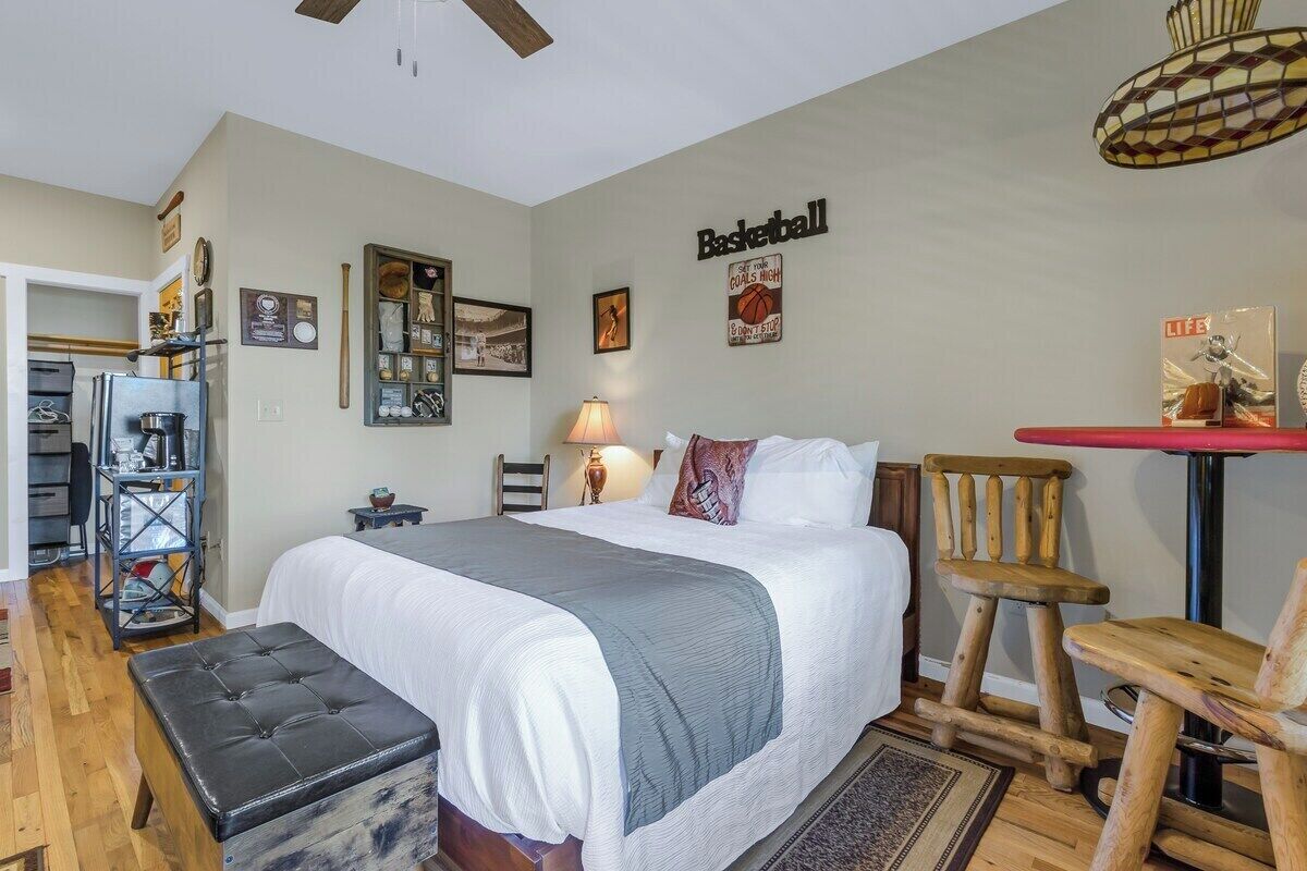 1 bedroom, iron/ironing board, WiFi, bed sheets