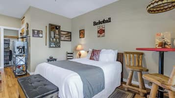 1 bedroom, iron/ironing board, WiFi, bed sheets