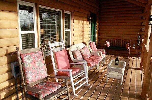 Terrace/patio - Stream Song Mountain Cabin (Stanardsville)