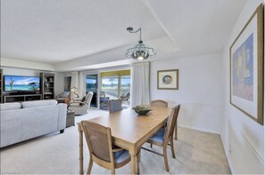 Interior - Superior Views, Golf, Pickleball & More! Beautiful 2-bedroom condo in Naples! (Naples)