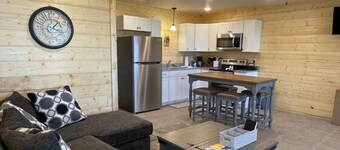 The Speckled Owl Cabin