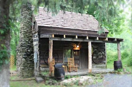 Lydia's - The Old Dam Cabin