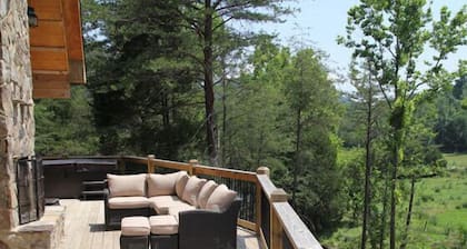 Luvin by the Riverside | 3 Bed, 3 Bath