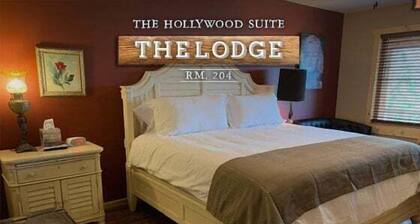 Hollywood Suite - Rm. 204