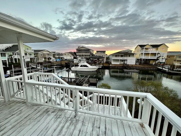 Property grounds - 7 Bedroom 2 Floor Canal Home Steps from the Beach! (Holden Beach)