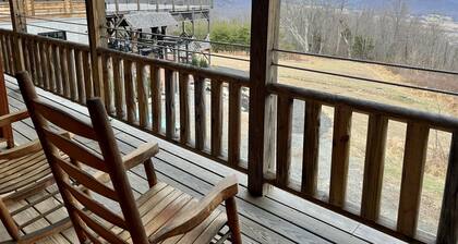 Lodge Room 109 - Grandma`s Kitchen