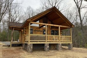 Exterior - George-ous Grandview (Stanardsville)