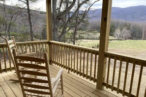 Property grounds - George-ous Grandview | 1 Bed, 1 Bath (Stanardsville)