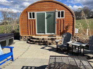 Terrace/patio - Bamboo Beetle Cabin Pod (Stanardsville)