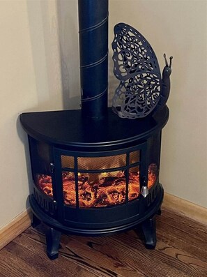 Interior - Black Smith - Rm. 106 (Stanardsville)