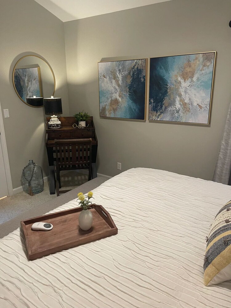 SERENITY Shady Cove is surrounded by nature and peacefulness