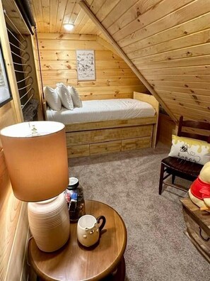 2 bedrooms, iron/ironing board, WiFi, bed sheets - Hundred Acre Woods Rm. 201 (Stanardsville)