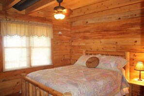 3 habitaciones, escritorio, tabla de planchar con plancha y wifi 