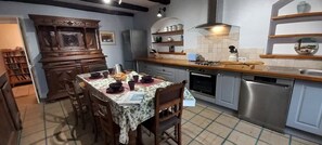 Réfrigérateur, micro-ondes, four, lave-vaisselle