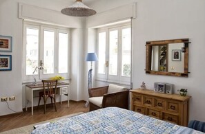 1 camera, Wi-Fi, lenzuola