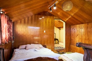 4 bedrooms, WiFi, bed sheets - Villa in near Picnic Groove Tagaytay with Pool & Roof Deck Taal View (Tagaytay)