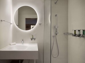 Bathroom shower - Hampton By Hilton Celle (Celle)