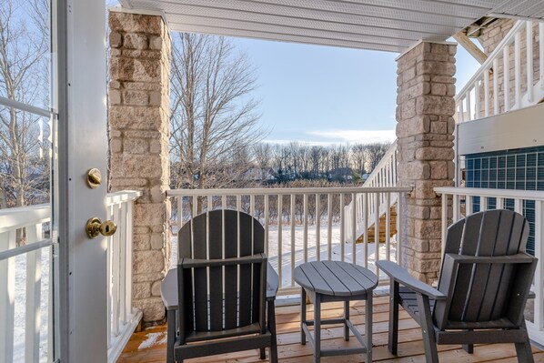 Property grounds - Cozy 1 BDR Retreat near Horseshoe Valley Resort (Shanty Bay)