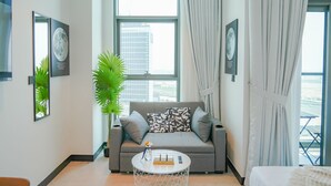 Studio có thiết kế đặc sắc | Khu phòng khách