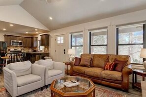 TV, fireplace - Fallen Tree Lodge (Lake George)