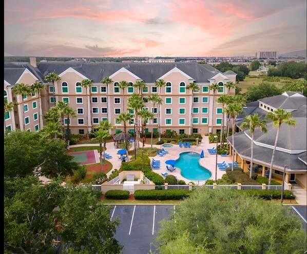Exterior - Suites at Lake Buena Vista close Disney Spring (Orlando)