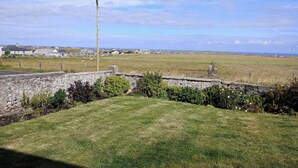 Cottage | Property grounds - Fishermans Holding (Isle of Lewis)