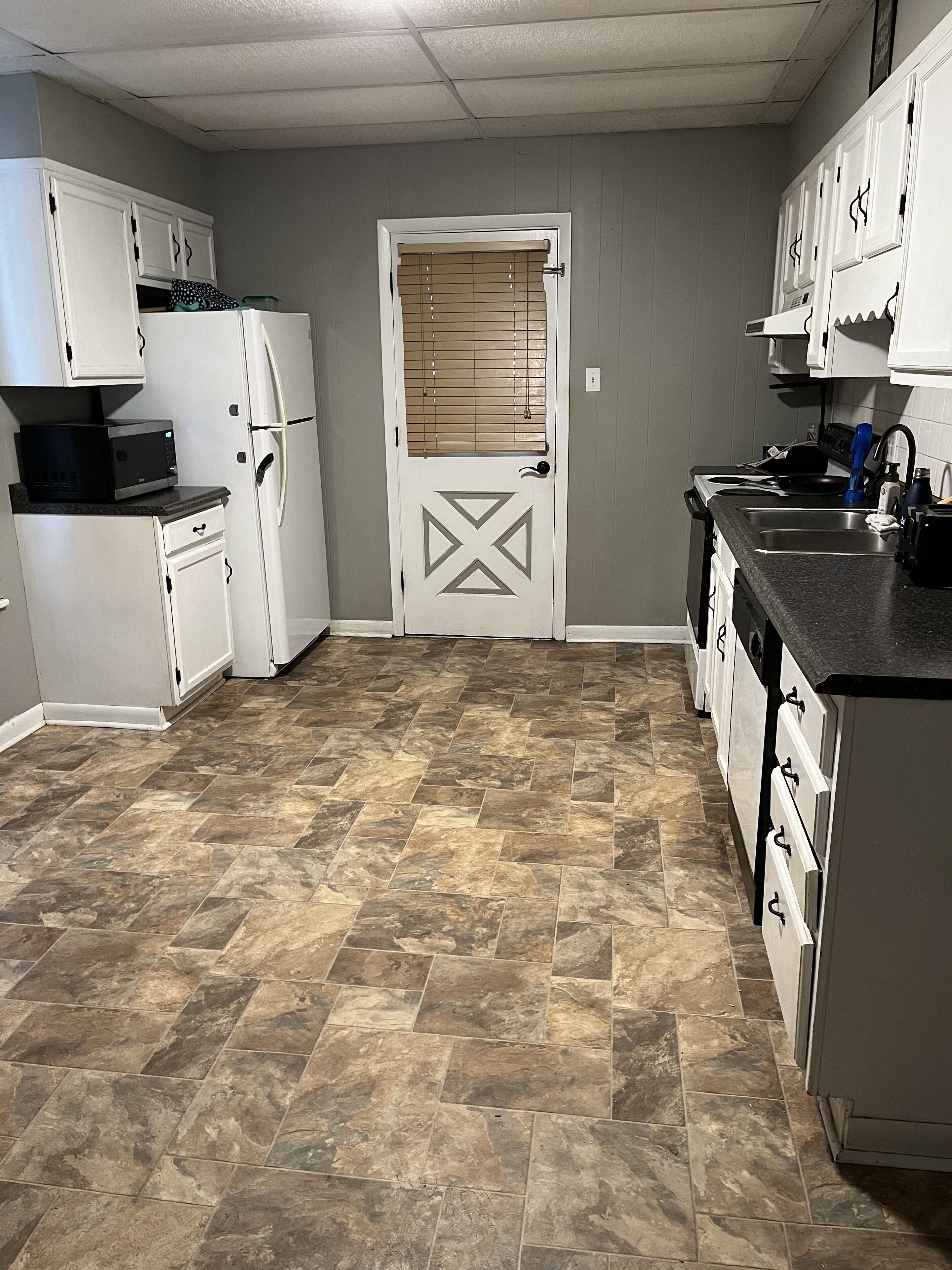 Charming 2-bedroom house with WiFi in historic downtown Fairmont