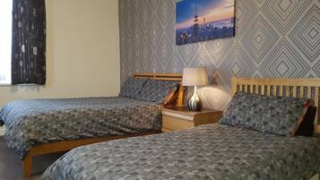 Family Triple Room | Desk, laptop workspace, free WiFi, individually decorated
