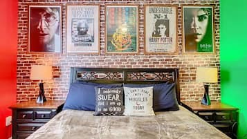 3 bedrooms, desk, iron/ironing board, travel cot