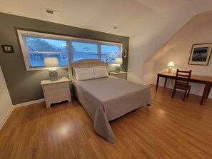 7 bedrooms, desk, iron/ironing board, free WiFi