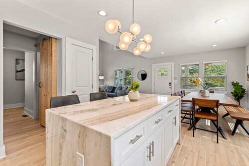 Twin Homes - 8 Bedroom Retreat In Central ATL