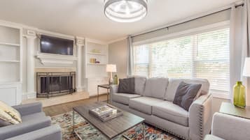 House | 5 bedrooms, Internet