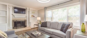 Beautiful Large Newly Renovated 5 Bedroom House