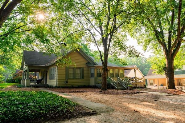 House | 3 bedrooms, desk, iron/ironing board, Internet