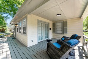 Casa | 3 habitaciones, escritorio, tabla de planchar con plancha y internet 