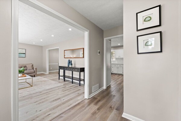 Beautiful Newly-renovated Home In Indian Hills - Sandy Springs, GA