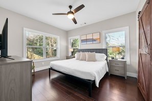 House | 4 bedrooms, iron/ironing board, Internet - New Luxury Family Friendly Home Centrally Located (Atlanta)