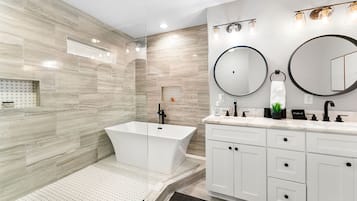 House | 4 bedrooms, Internet