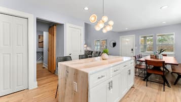 House | 4 bedrooms, Internet