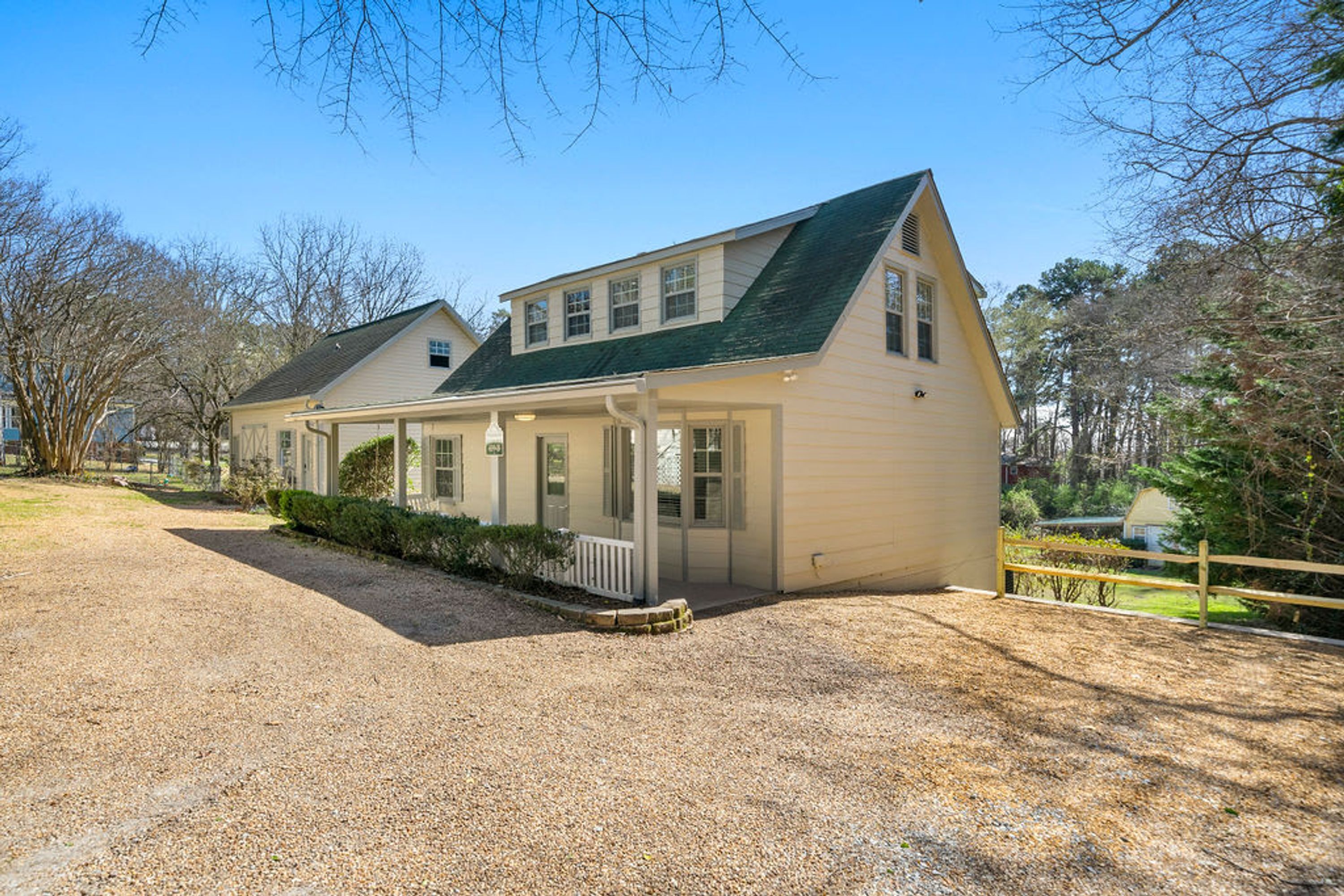 House | 3 bedrooms, iron/ironing board, Internet