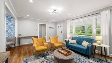 House | 3 bedrooms, iron/ironing board, Internet
